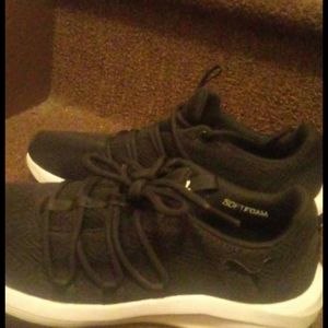 Puma sneaker size 8